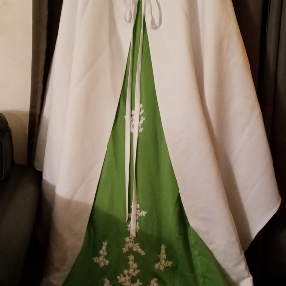 womans white n clover wedding dress - Picture 10 of 10